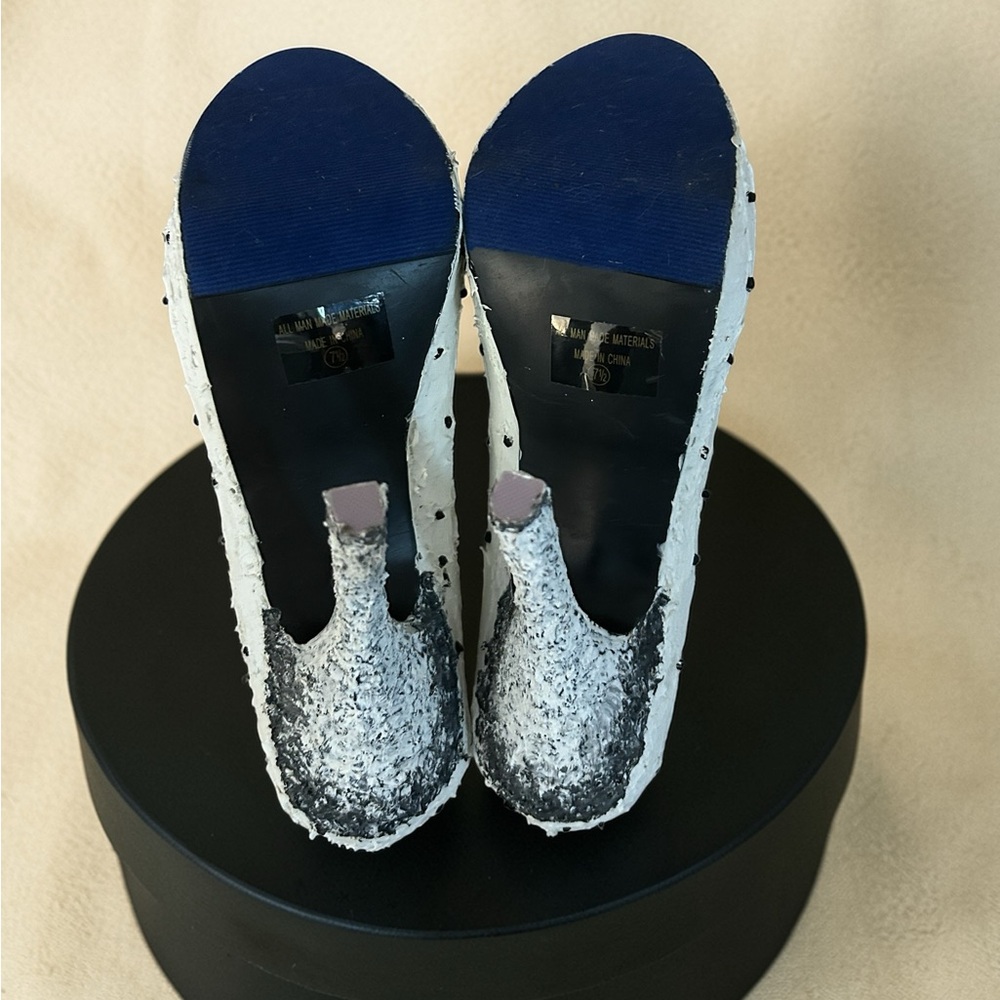 Custom Cookies & Cream Ice Cream Heels
Size 7.5 One Of A Kind Handmade - Picture 7 of 16